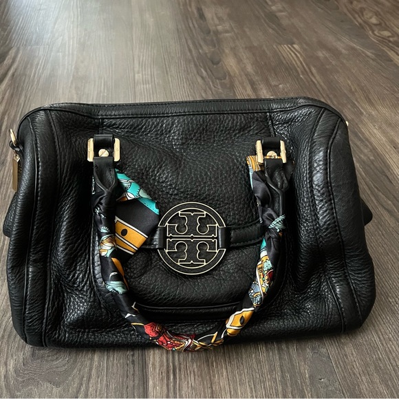 Tory Burch Authentic Duffle Black Pebbled Leather Bag - Picture 15 of 16